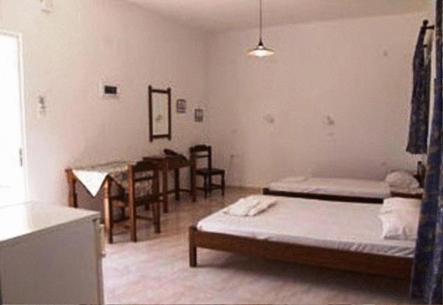 Amfitrion Hotel Vári Стая снимка