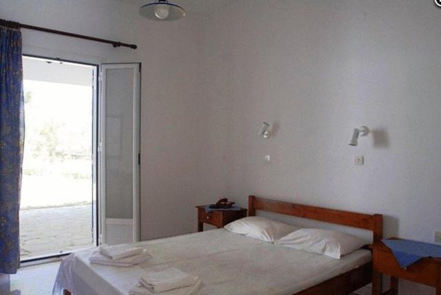 Amfitrion Hotel Vári Стая снимка